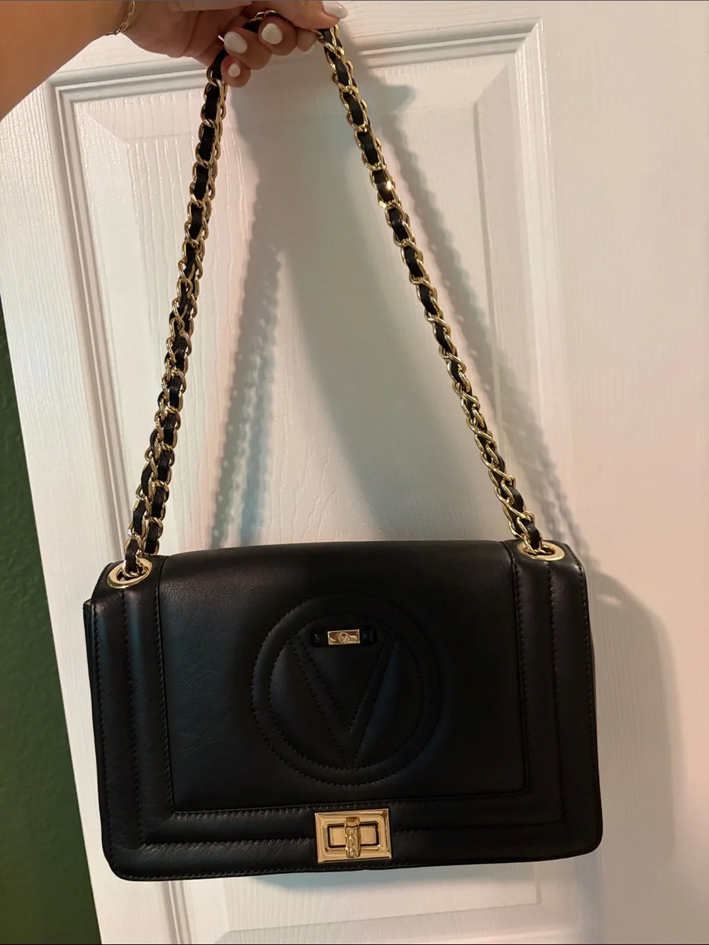 Mario Valentino Black Quilted Leather Shoulder Bag with Gold Chain - Picture 2 of 5